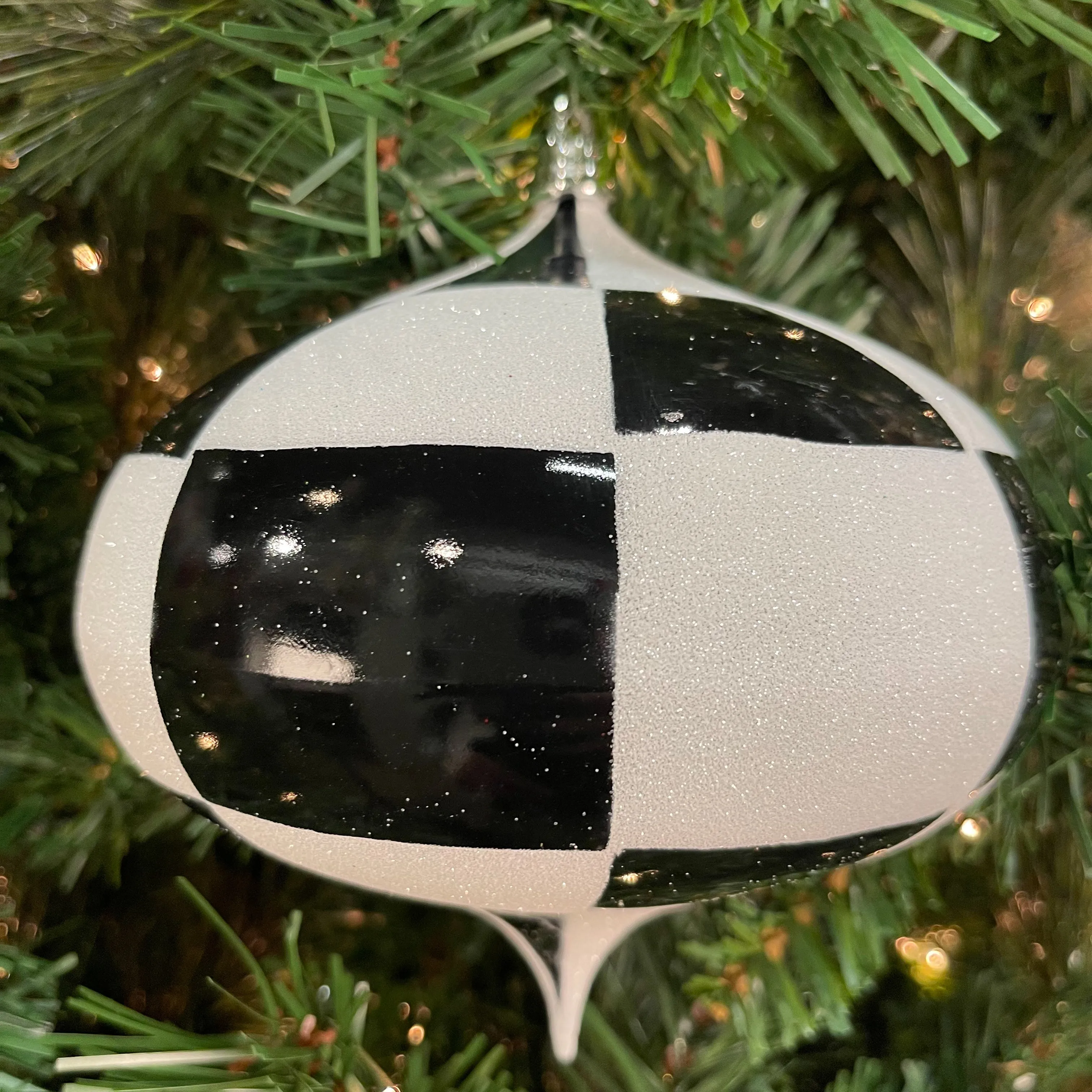 Black and White Checker Kismet, 6"