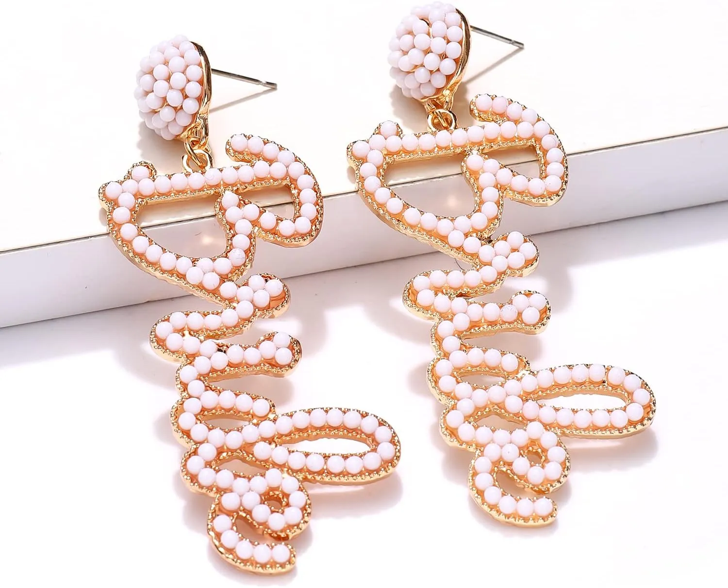 Bride Earrings Beaded Wedding Earrings for Women Delicate Letter Bride Dangle Drop Earrings Bridesmaids Bachelorette Party Jewelry Gift