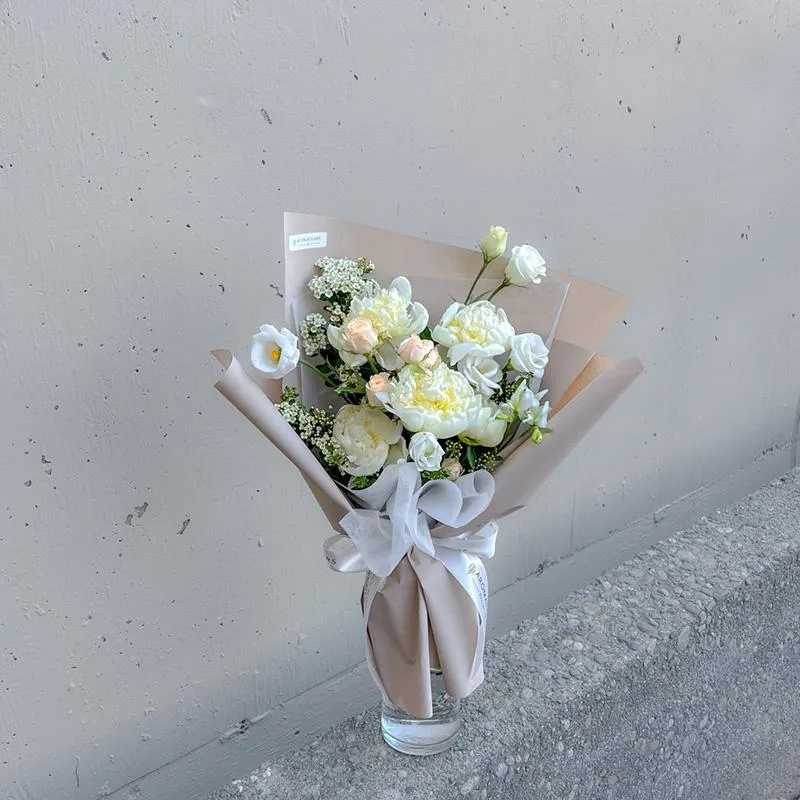 DIY Seasonal Fresh Flower Class (Deposit $35) $89
