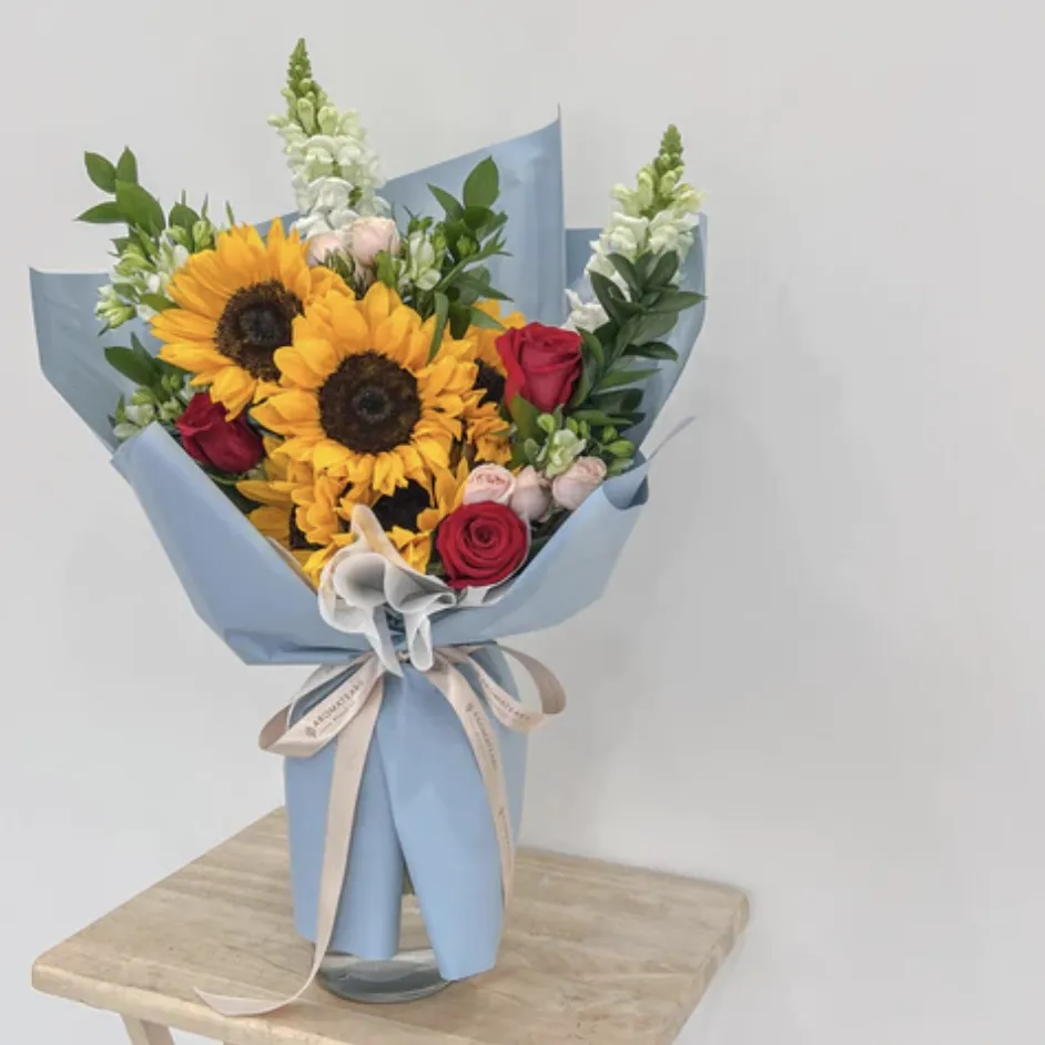 DIY Seasonal Fresh Flower Class (Deposit $35) $89