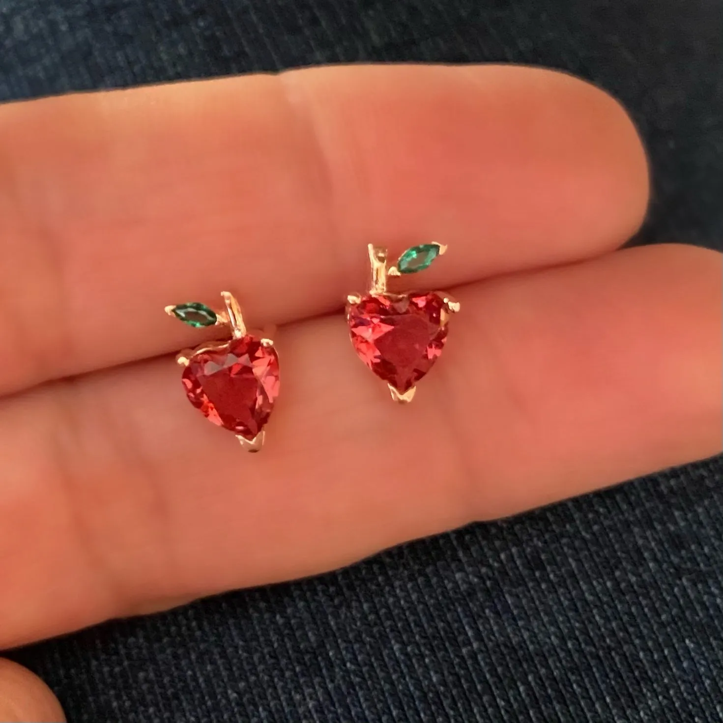 Juicy - Studs
