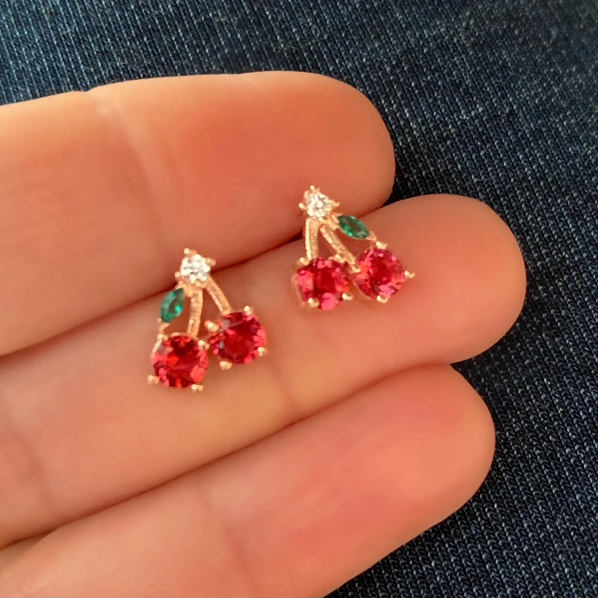 Juicy - Studs