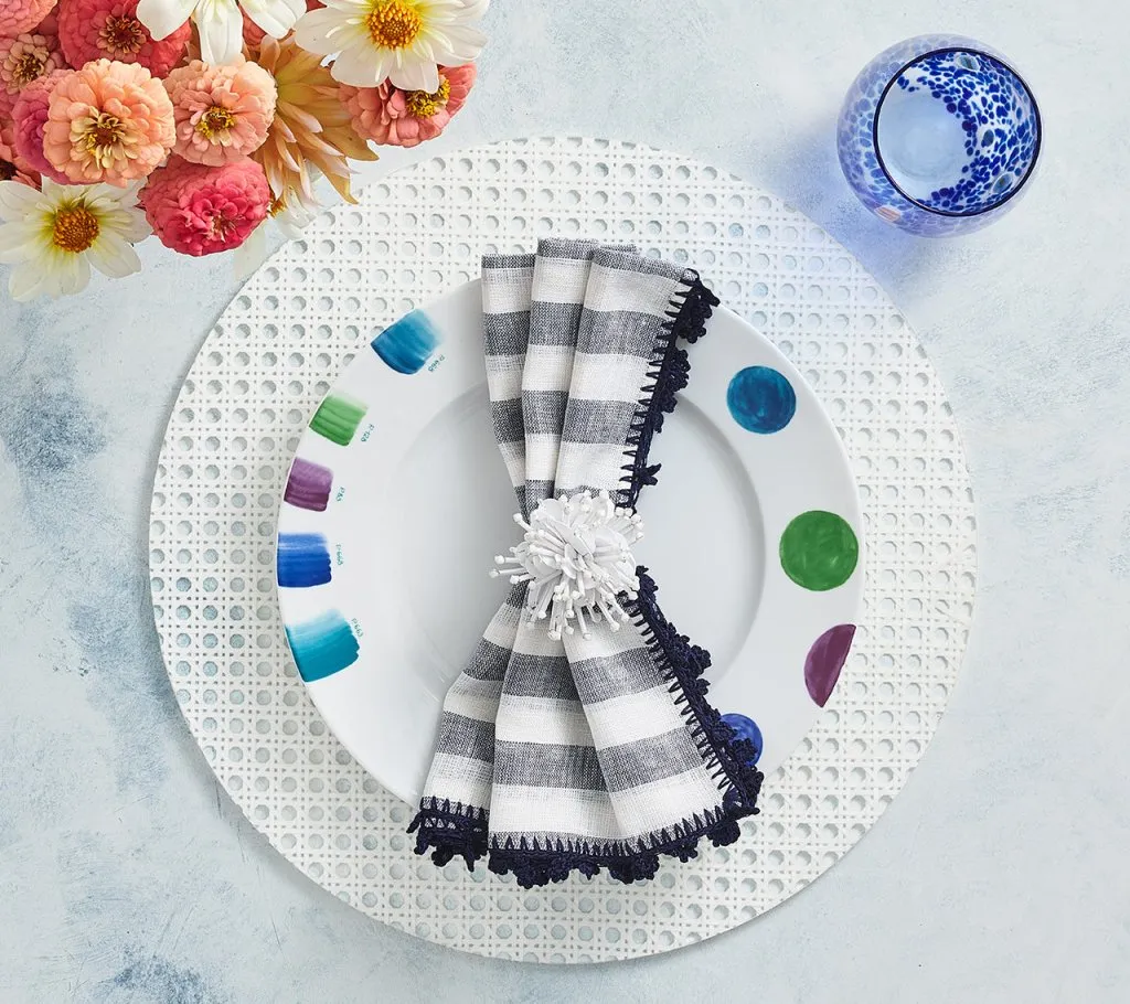 Linea Napkin in White & Navy, Set of 4