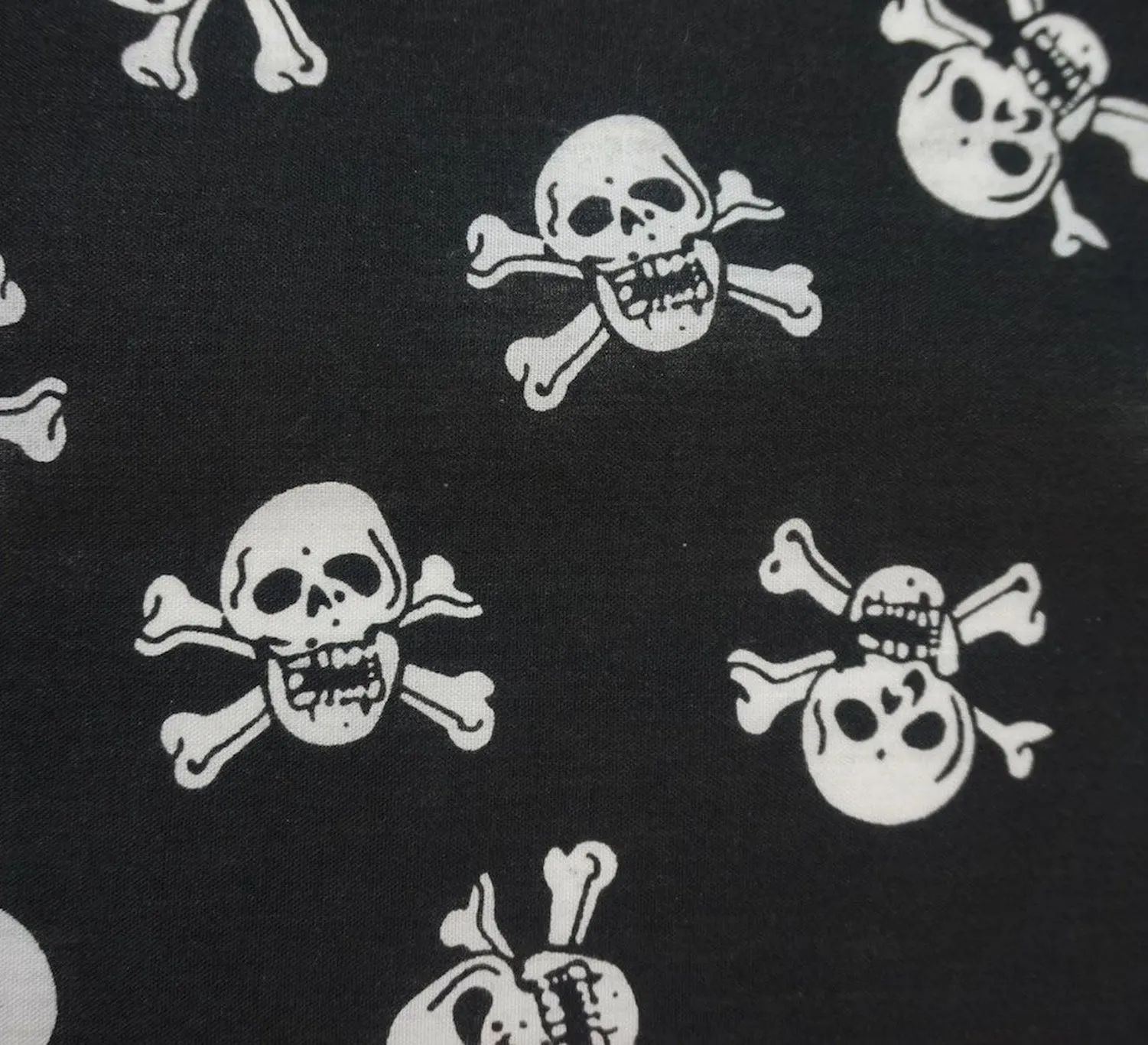 Polycotton Fabric - Skull & Crossbones (White on Black)