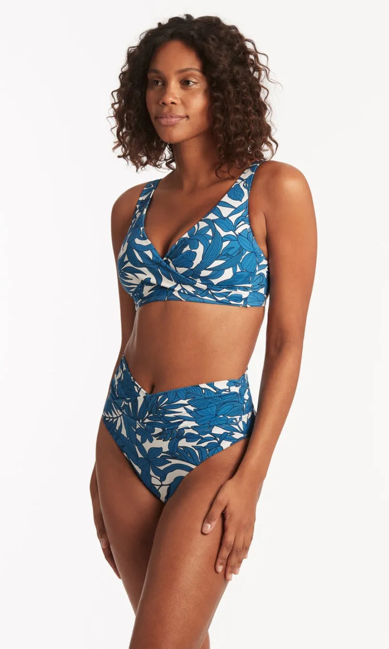 Retreat Cross Front Multifit Bra, More Colours