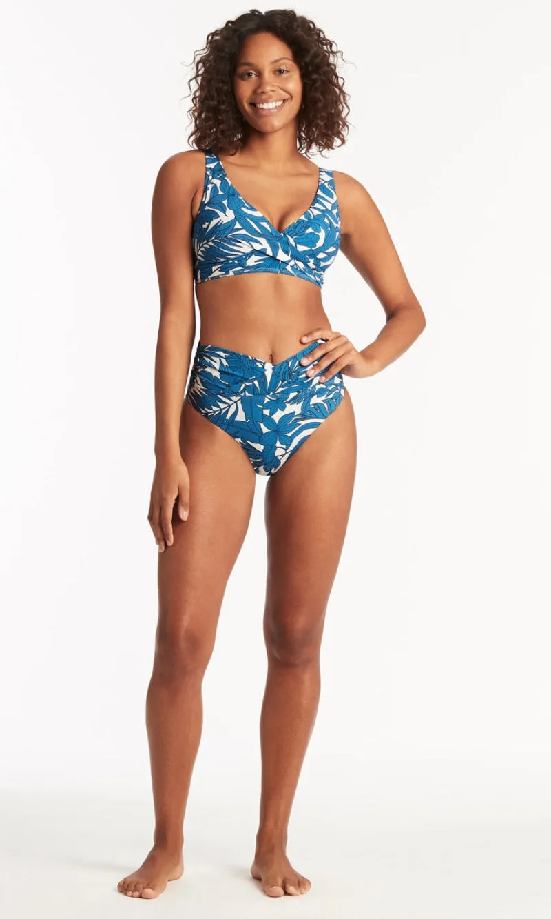 Retreat Cross Front Multifit Bra, More Colours